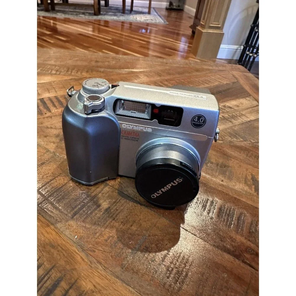 Olympus CAMEDIA C-4000 Zoom 4.0MP Digital Camera Silver With Strap For Parts